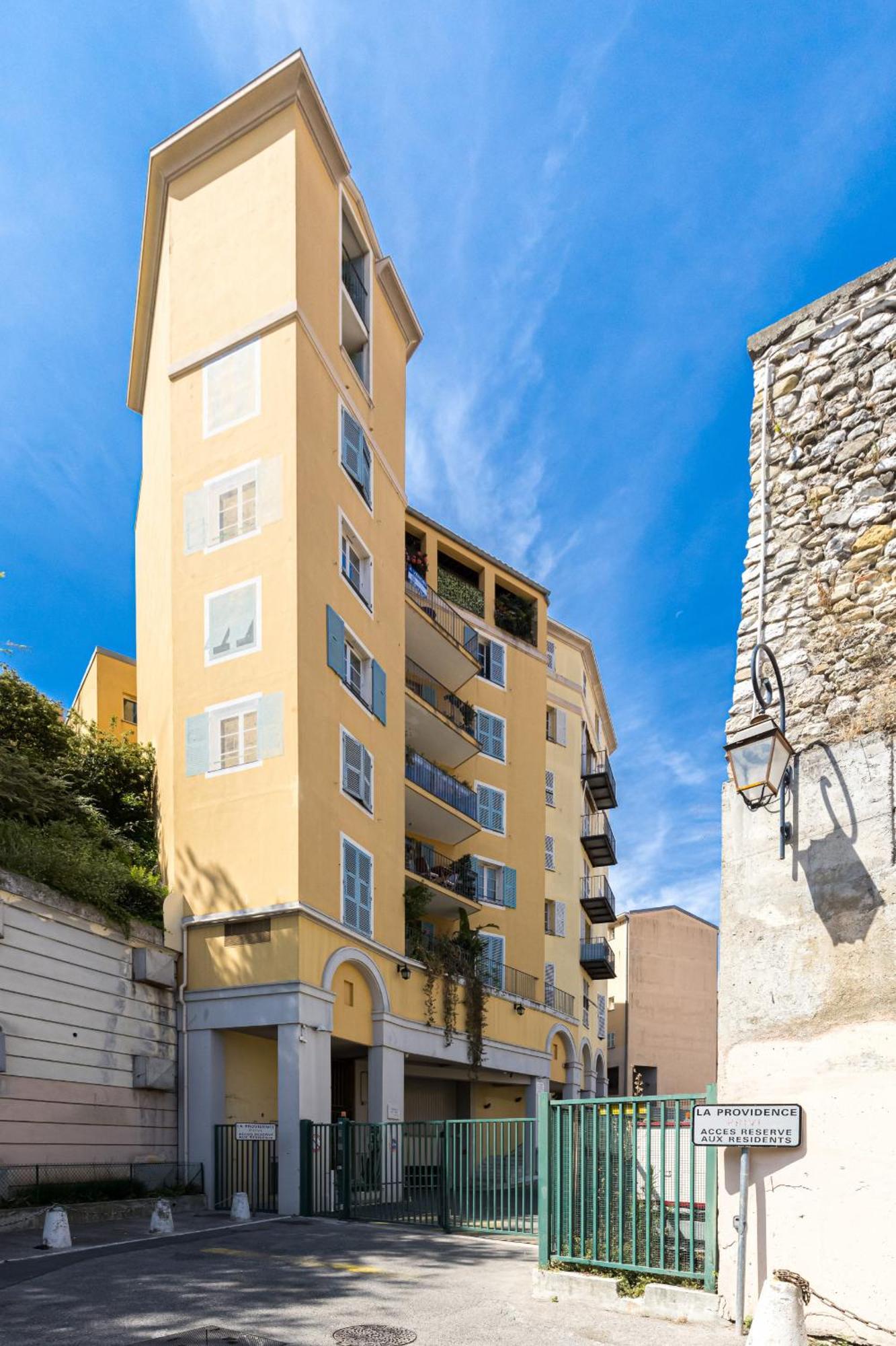 Апартаменты 2 Bdrs & Parking In The Old Town ! Ницца Экстерьер фото