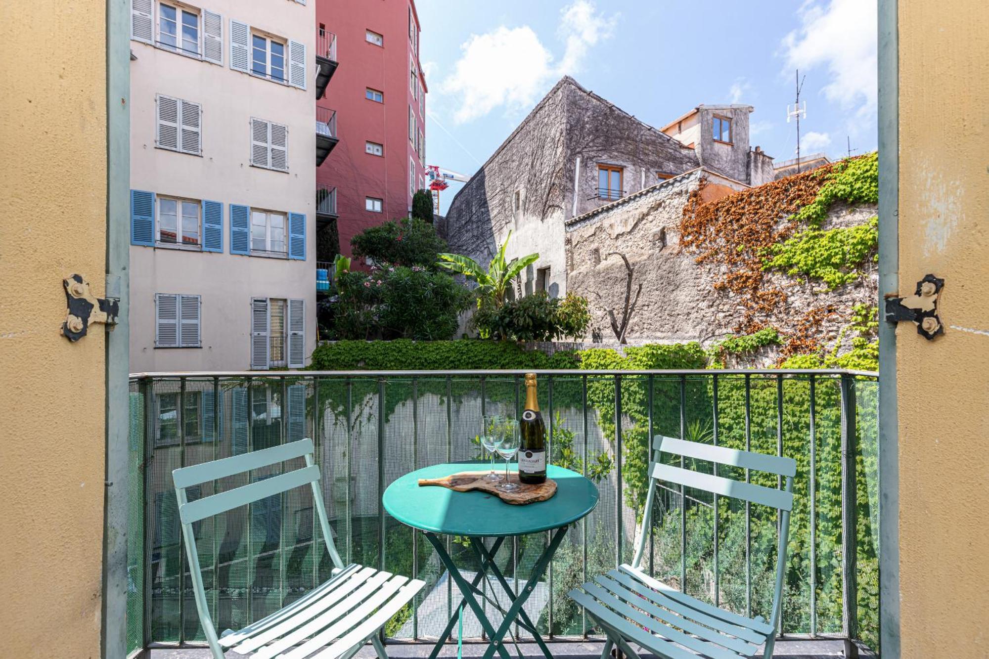 Апартаменты 2 Bdrs & Parking In The Old Town ! Ницца Экстерьер фото